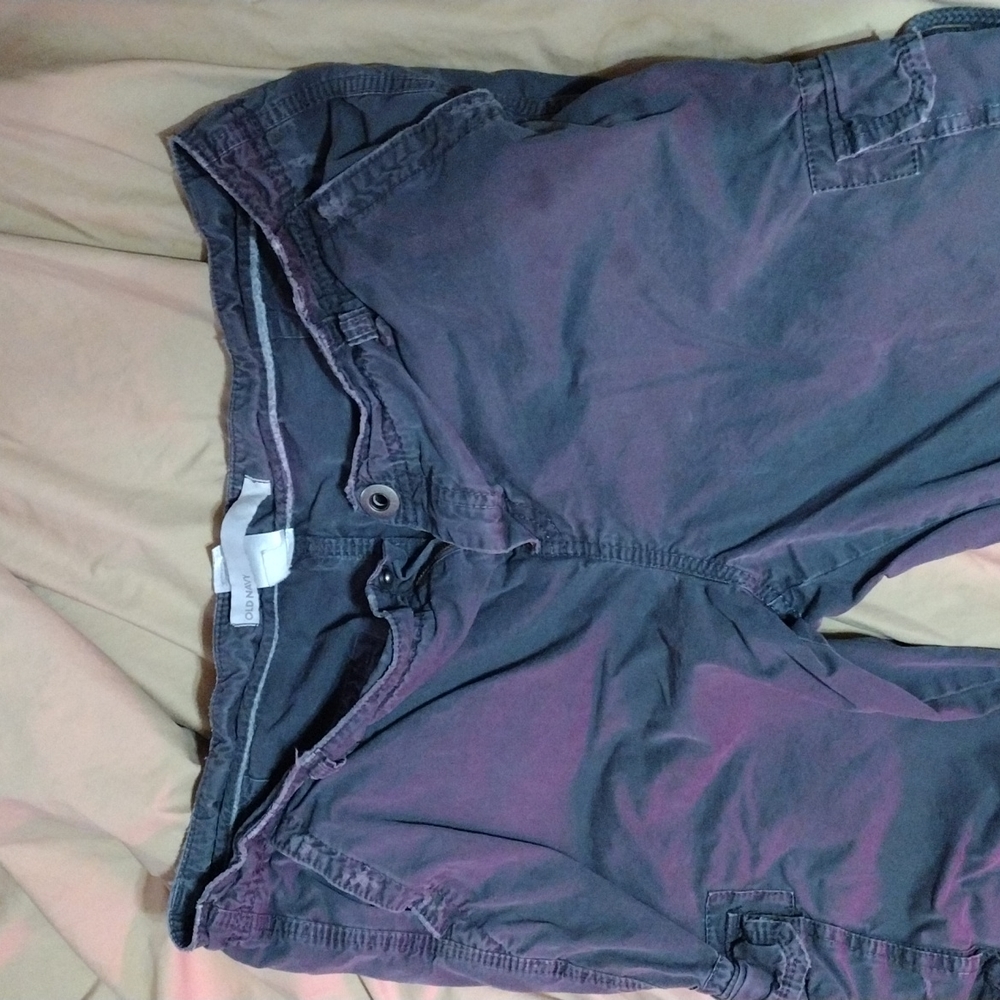 Old navy gray cargo pants. Women's size 14 regular low rise.
